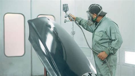 How to Paint a Car Hood: A Journey Through Colors and Chaos